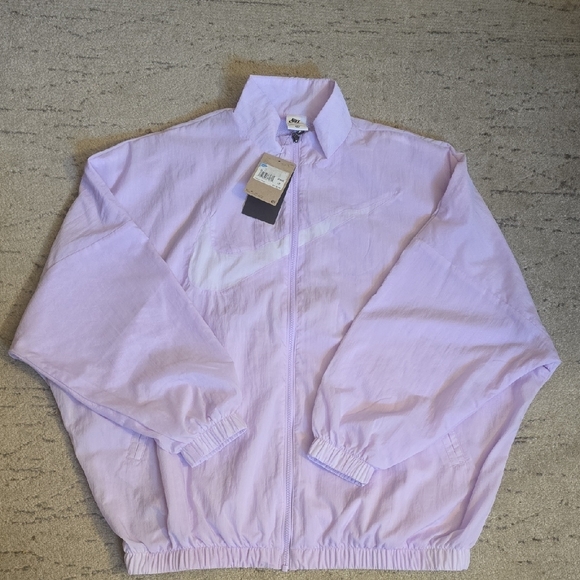 Nike Sportswear Essential Women's Oversized Woven Jacket, Size M, NWT - Picture 3 of 16